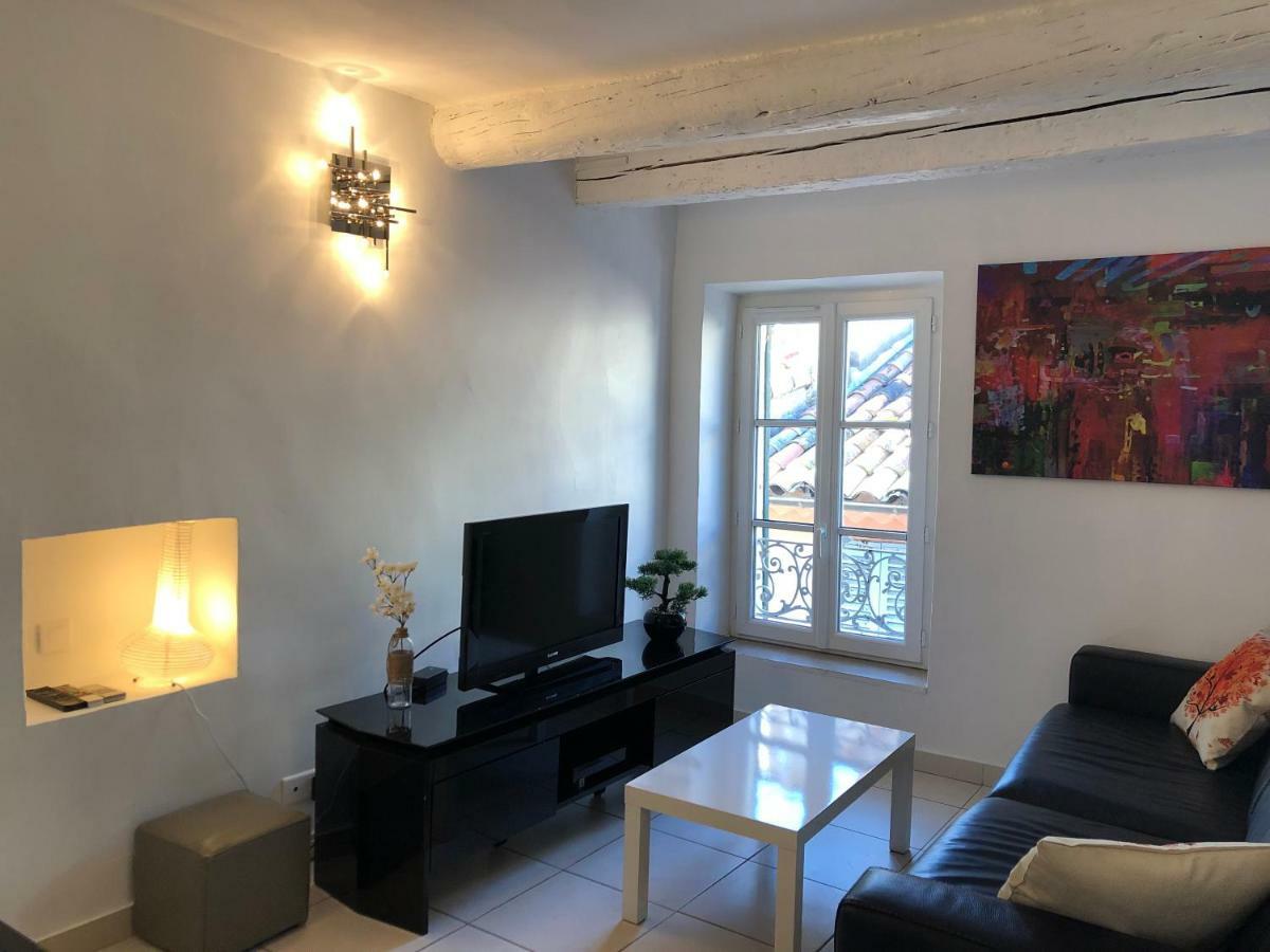 A Deux Pas Du Palais Des Festivals , Deux Pieces Dans Le Bas Du Quartier Historique Du Suquet A Cannes Apartment Exterior photo